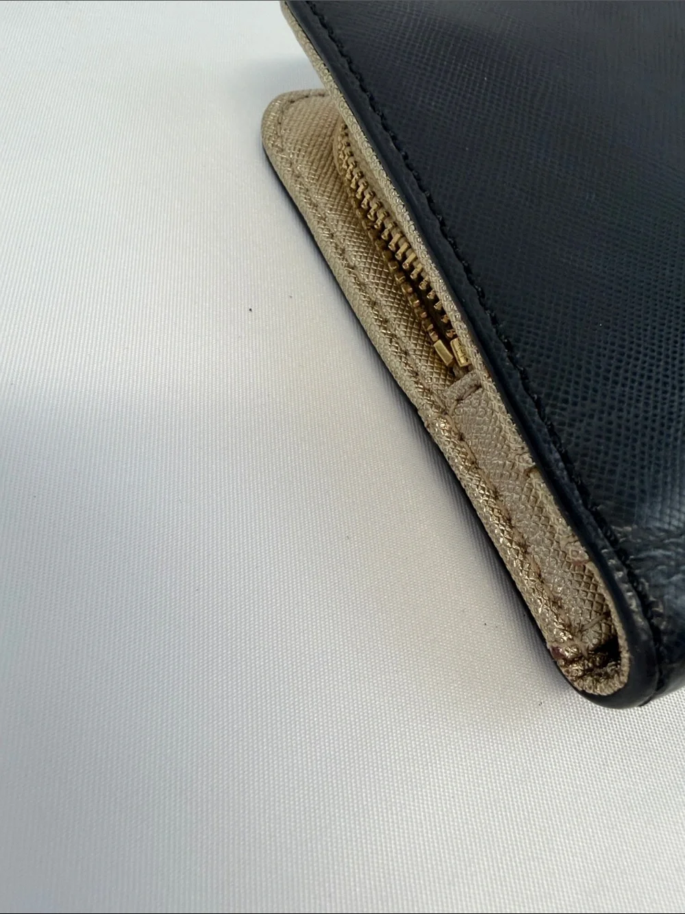 Tory Burch Robinson Black Saffiano Leather Zip Continental Wallet Gold Logo